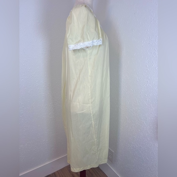 VNTG Corhan Butter Yellow Nightgown / Mumu - Picture 4 of 6